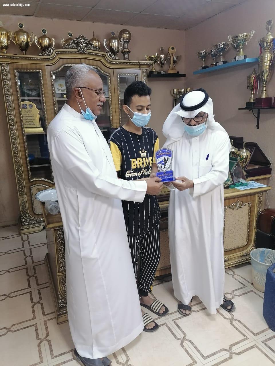 رئيس النادي في زيارة لرئيس فريق الكواكب الرفاعي