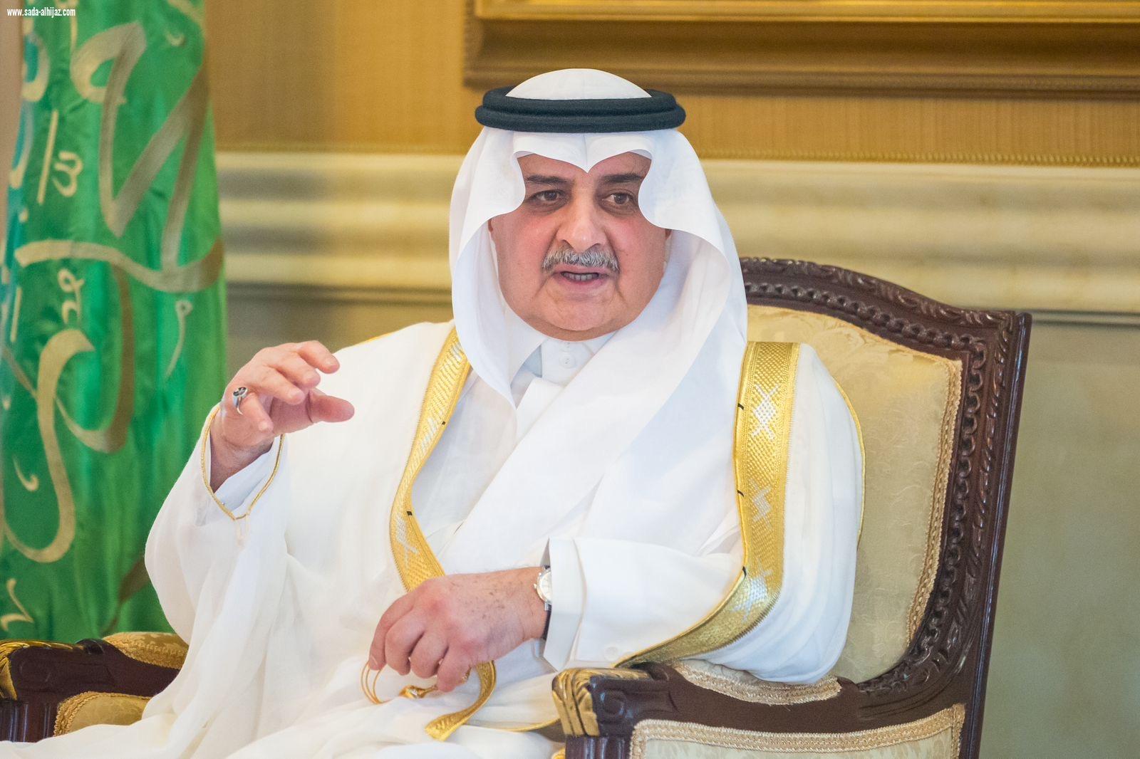 أمير منطقة تبوك يستقبل المهنئين بعيد الأضحى المبارك