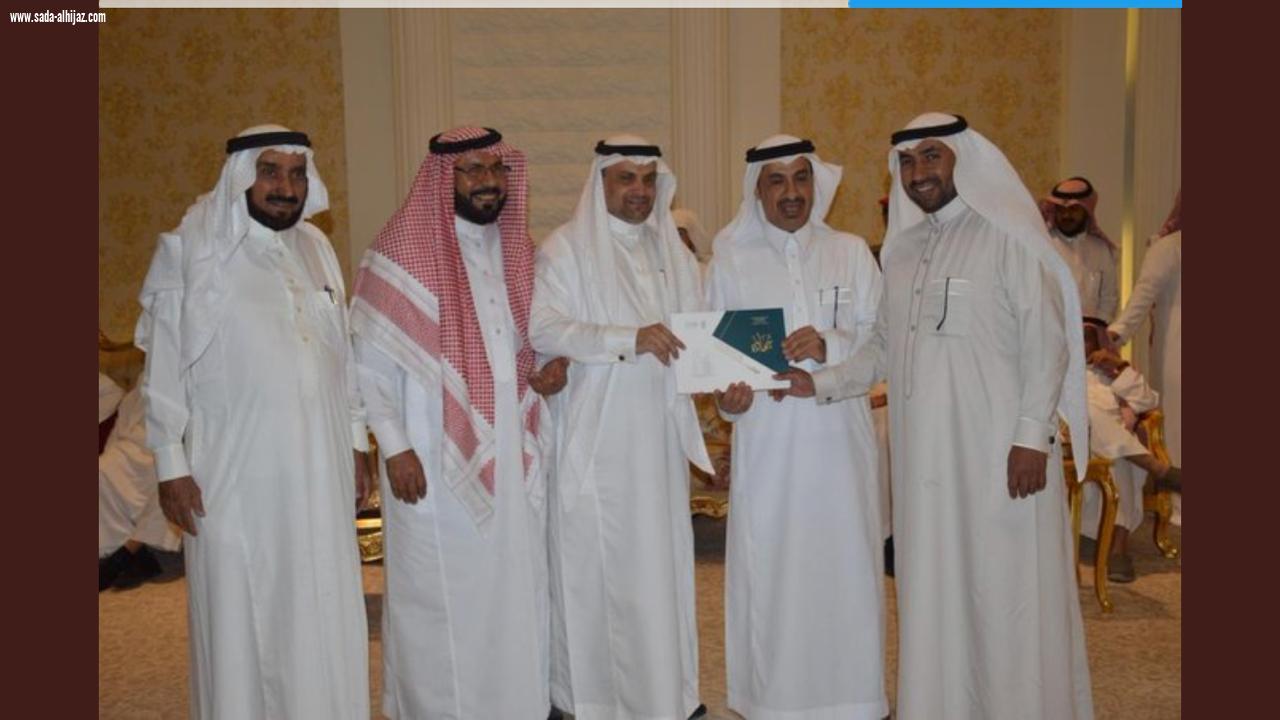 وقفوا على معالمها الاثرية وتعرفوا على مواقعها التاريخية أكثر من ٥٣ مؤرخا من الجمعية التاريخية السعودية يزورون الجموم وعسفان
