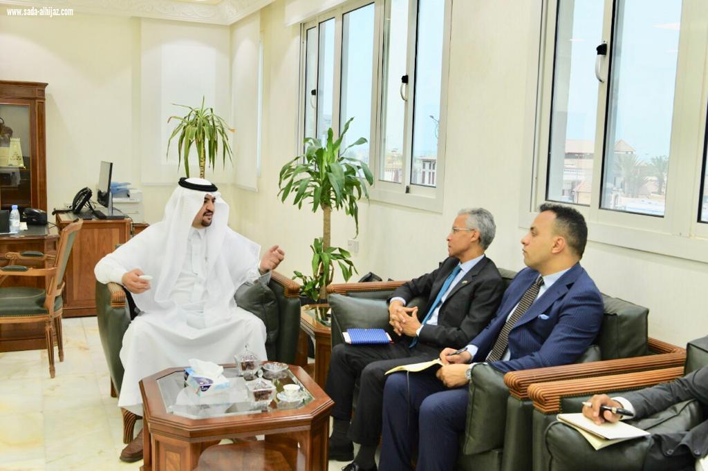 أمين منطقة جازان يستقبل القنصل العام الفرنسي  