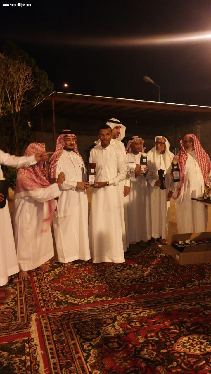 على شرف وكيل امارة منطقة جازان السابق لجنة التنمية الاجتماعية بالطوال تكريم فريق التحفيظ الرياضي