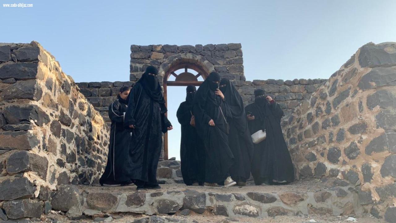 وقفوا على معالمها الاثرية وتعرفوا على مواقعها التاريخية أكثر من ٥٣ مؤرخا من الجمعية التاريخية السعودية يزورون الجموم وعسفان