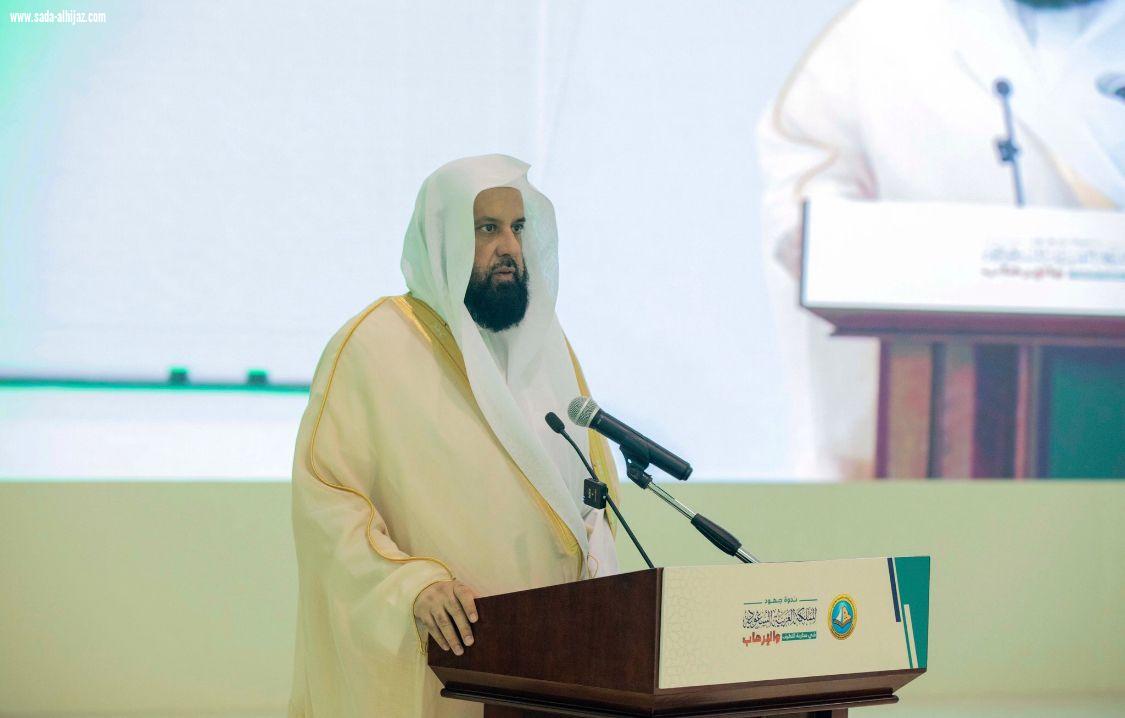 امير الجوف يستقبل المواطنين، ويرعى ندوة 