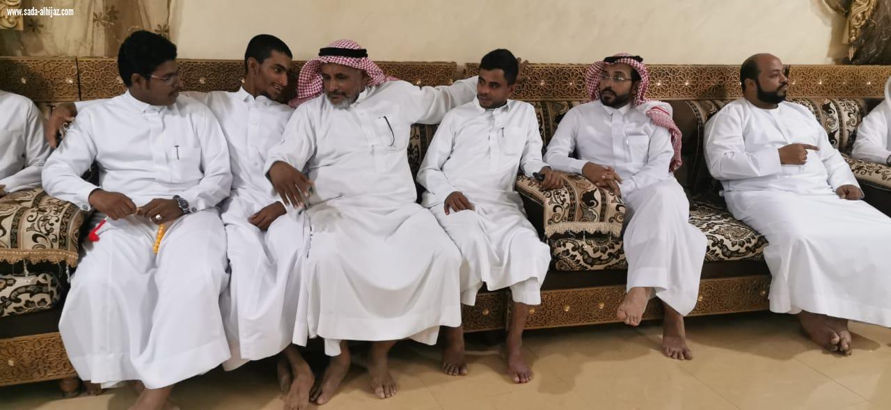 يحيى العوجري يحتفل بتخرج نجله علي من مدرسة سلاح المدفعية بخميس مشيط
