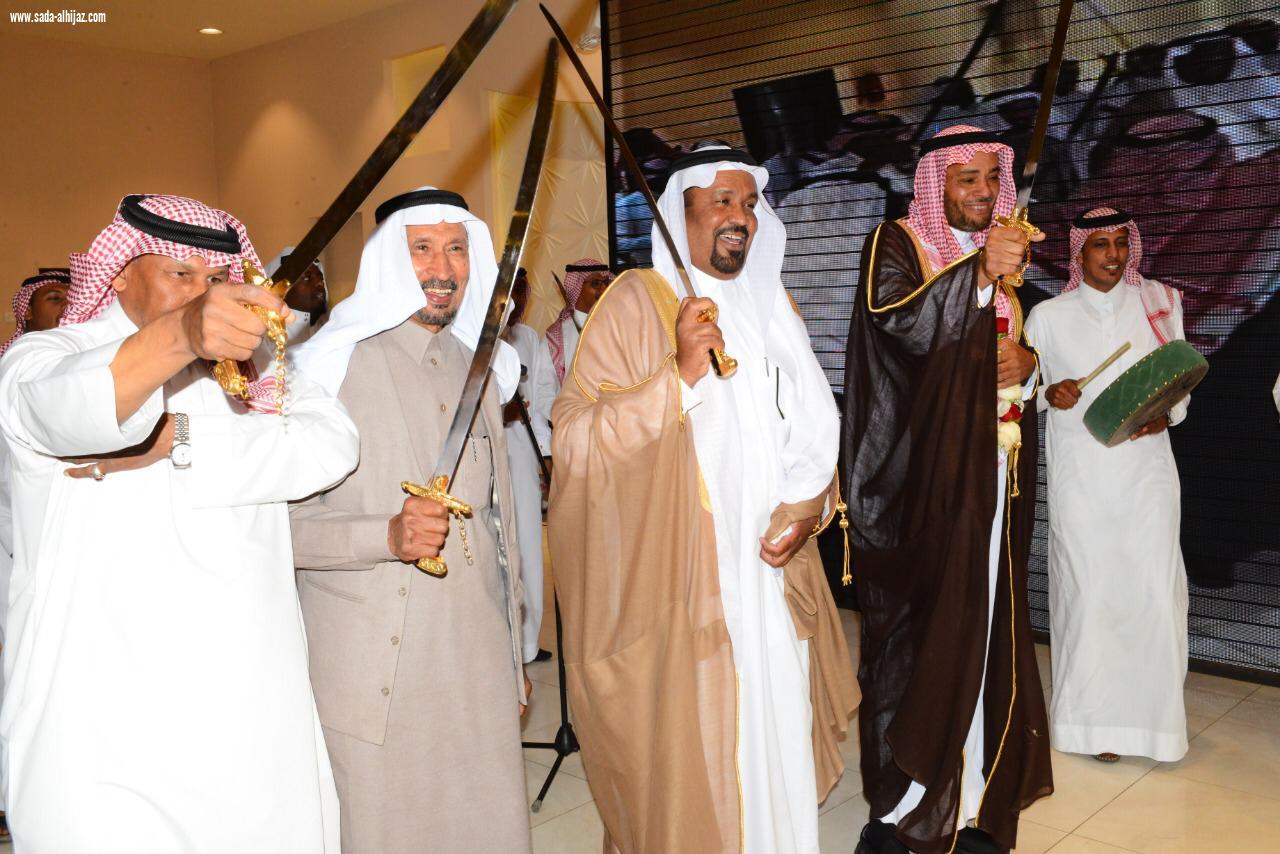 أكثر من 200 طالب يكرمون معلمهم بمحافظة العلا