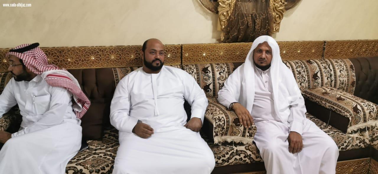 يحيى العوجري يحتفل بتخرج نجله علي من مدرسة سلاح المدفعية بخميس مشيط