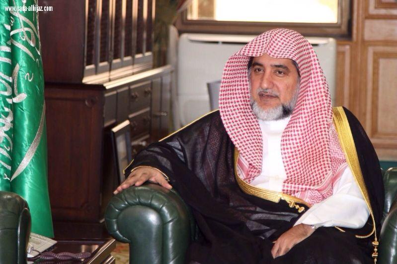 ضيوف الملك للعمرة(12) يؤدون صلاة الجمعة بالحرم النبوي الشريف