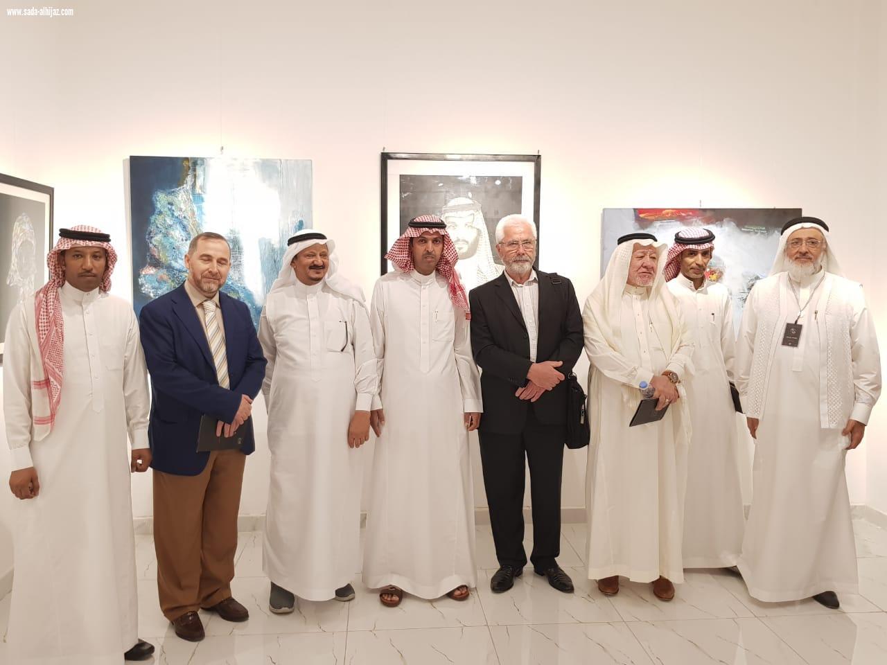 آل صبيح يفتتح المعرض التشكيلي بصمات فن ٢