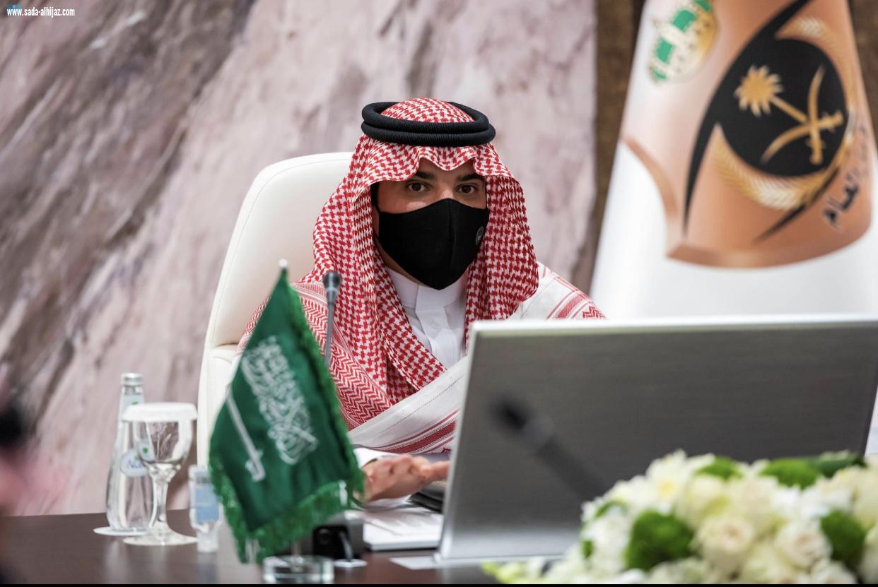 وزير الداخلية يقف على سير العمل بمركز القيادة والسيطرة في مشعر منى