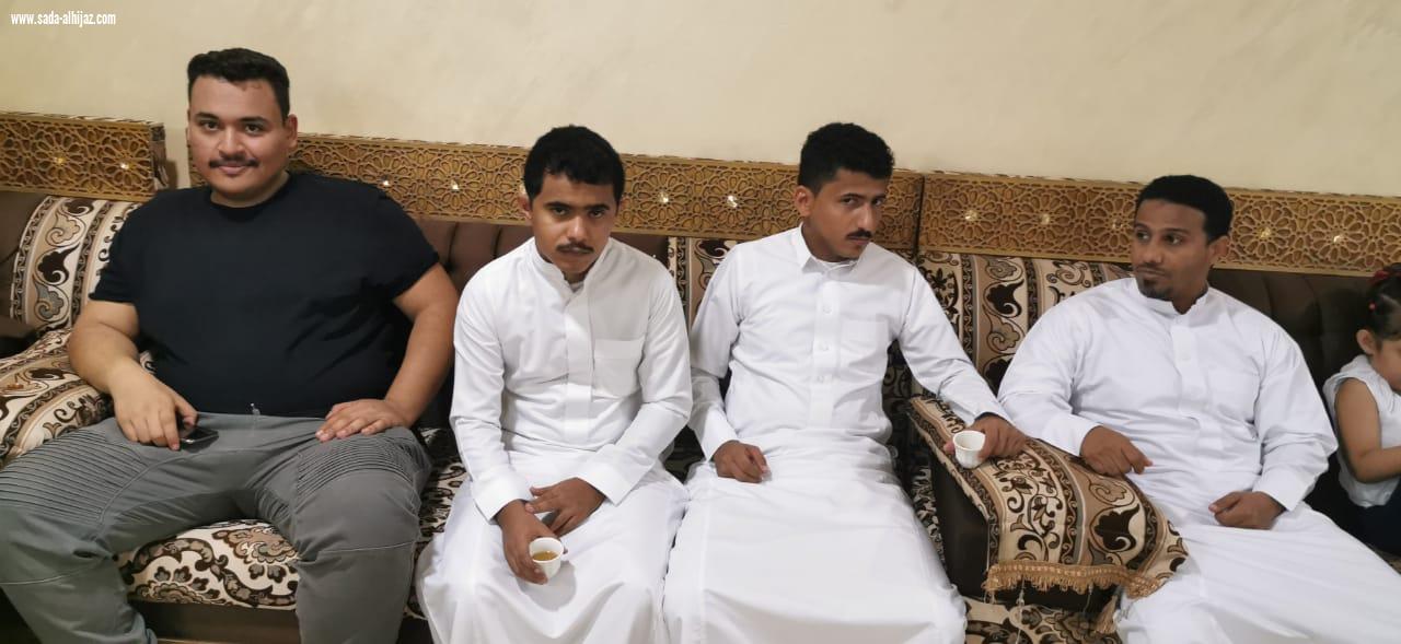 يحيى العوجري يحتفل بتخرج نجله علي من مدرسة سلاح المدفعية بخميس مشيط