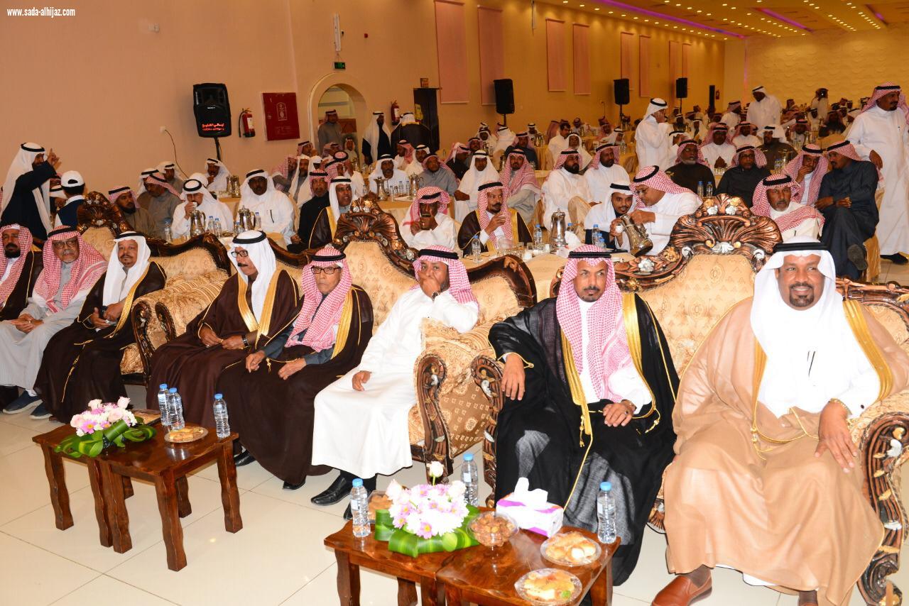 أكثر من 200 طالب يكرمون معلمهم بمحافظة العلا