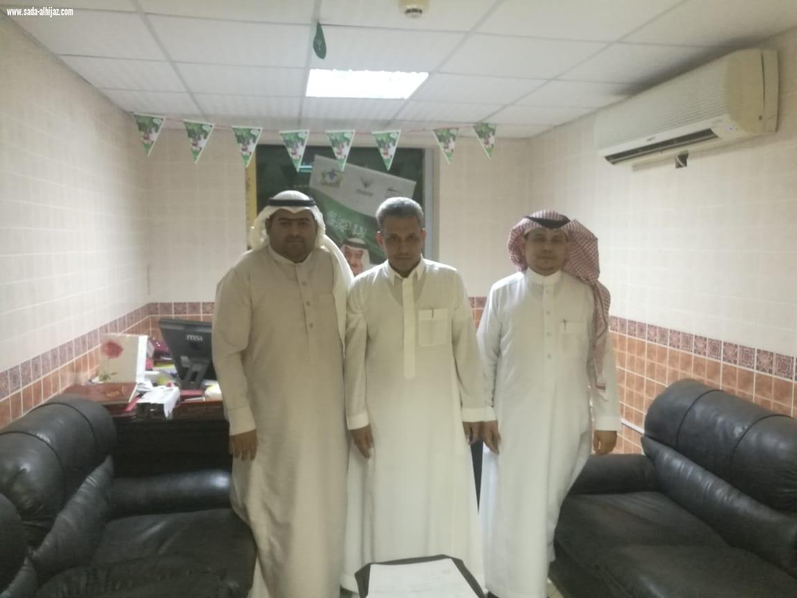 قام مدير مركز النشاط الاجتماعي بالشطيفية الأستاذ حسن كريري بزيارة خاصة لنادي الحي بقرية جحا 