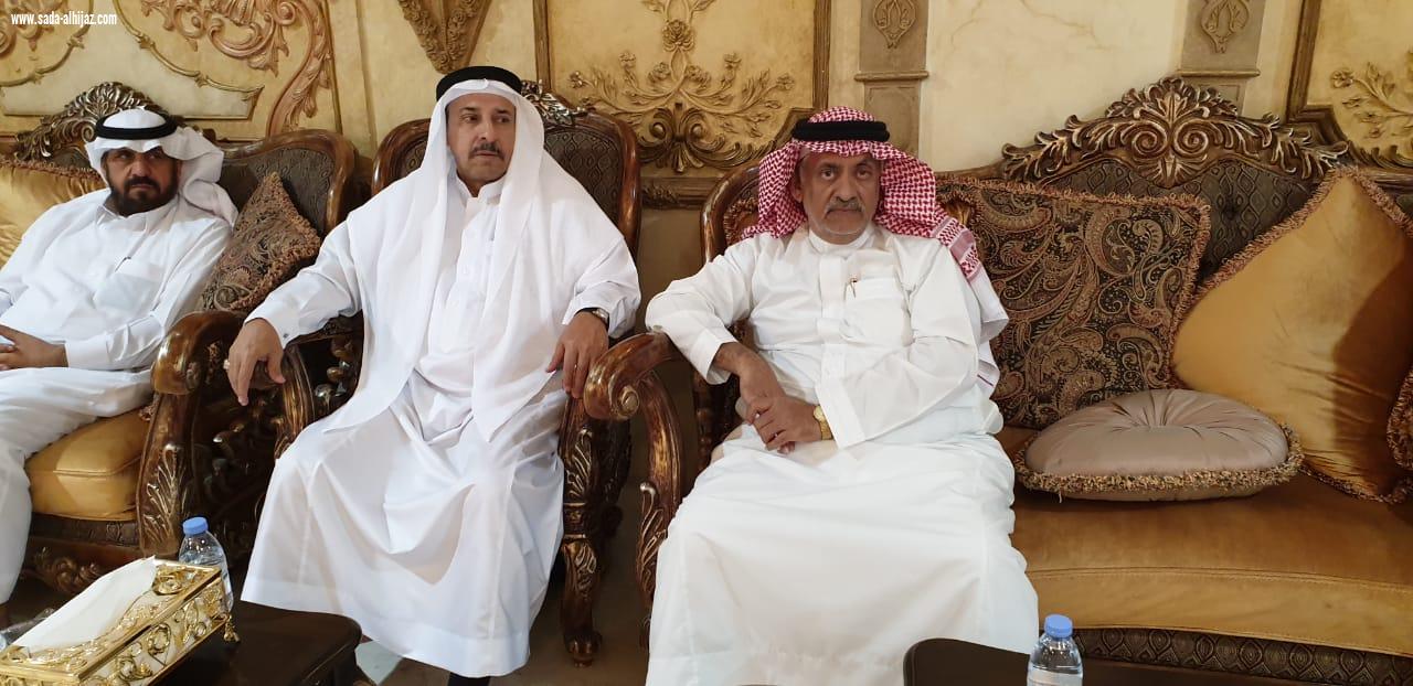 حكيم مكة يحتفل بالزمزمي  بمناسبة التمديد له من قبل وزير الحج