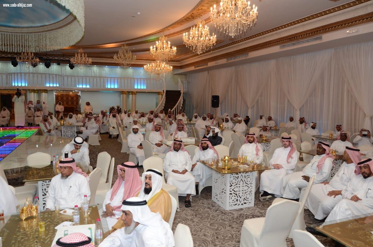 في ليلة الوفاء جنيد يكرم ٣١٤ متقاعد من مدارس جنوب المدينة