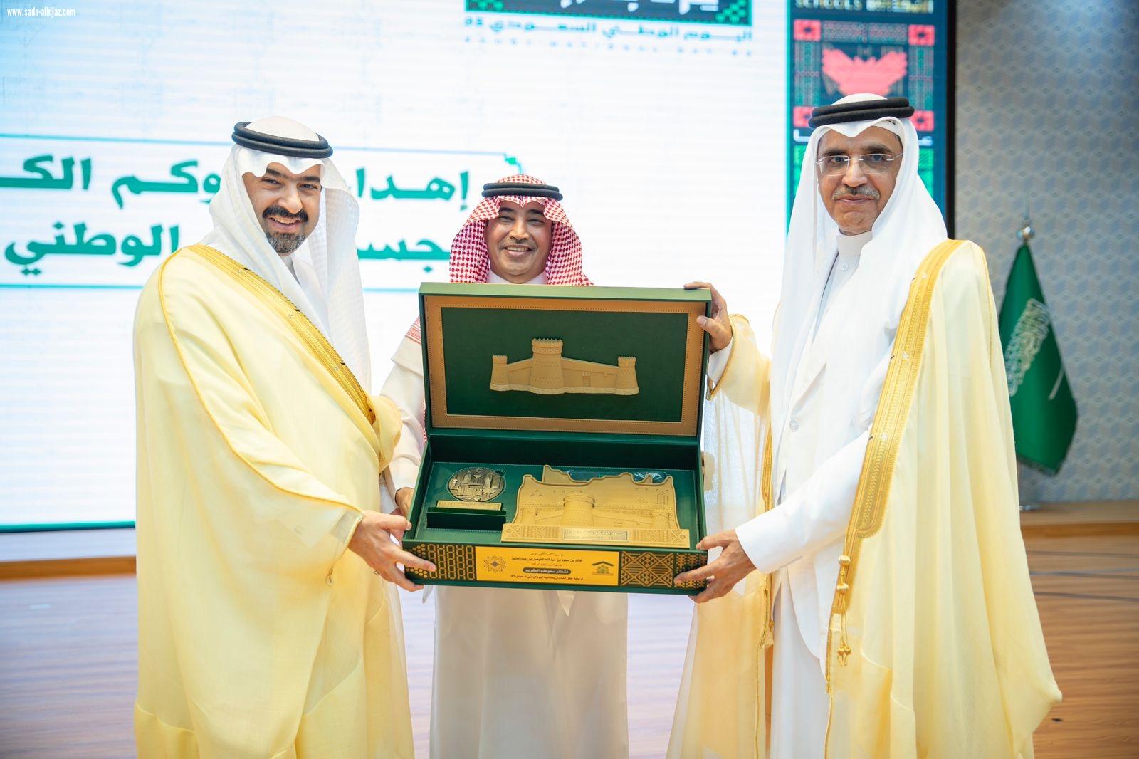 نائب أمير منطقة تبوك يرعى حفل مدارس الملك عبدالعزيز النموذجية باليوم الوطني الـ95 للمملكة