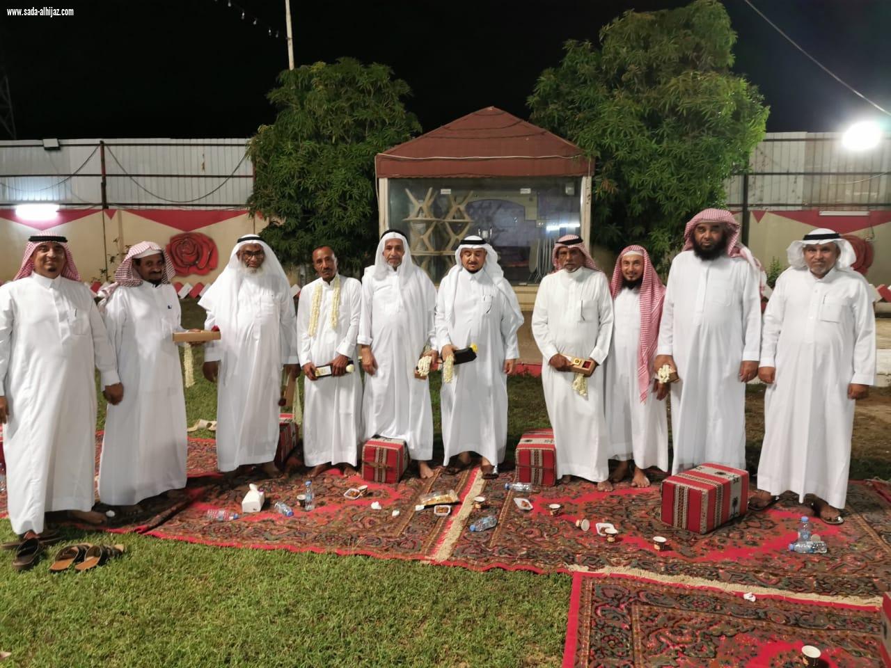تنمية محافظة الطوال تقيم حفل معايدة لخريجي المعهد العلمي للعام ١٣٩٤/ ١٣٩٥ للهجرة
