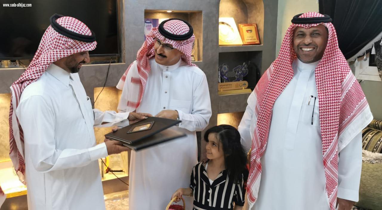رئيس اللجنة الفرعية للاتحاد العربي السعودي للكاراتيه بالمناطق الجنوبية يكرم المشهور مساعد رئيس بلدية صامطة