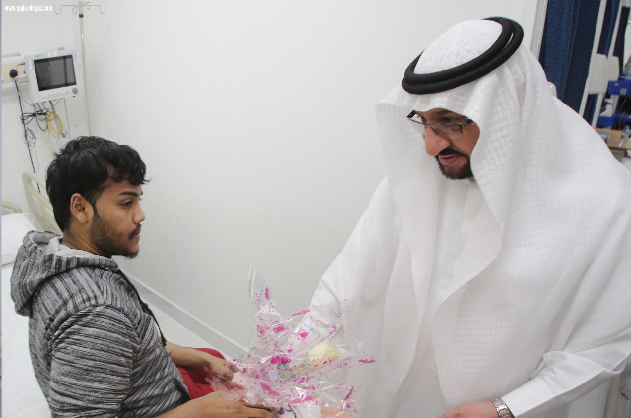 بمناسبة اليوم العالمي للسرطان 2019 : معالي رئيس المجلس الاستشاري للجمعية الخيرية لرعاية مرضى السرطان بالمدينة المنورة (أحياها) يزور المرضى المنومين في مستشفى الملك فهد