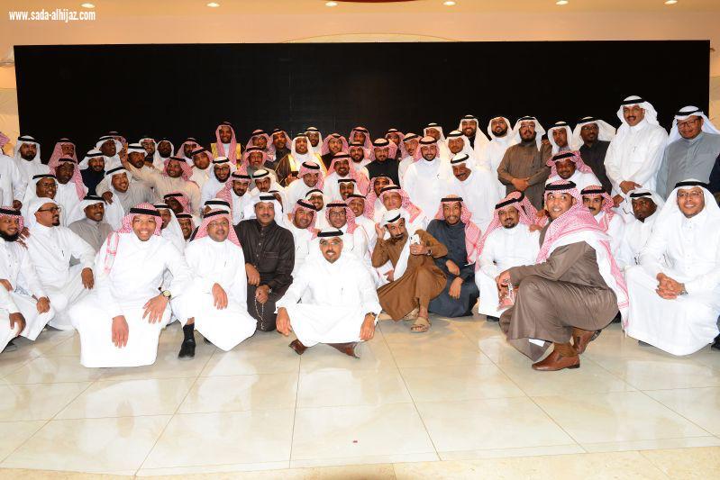 أكثر من 200 طالب يكرمون معلمهم بمحافظة العلا