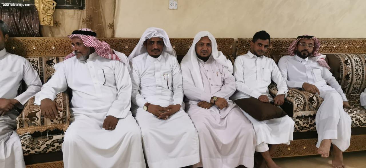 يحيى العوجري يحتفل بتخرج نجله علي من مدرسة سلاح المدفعية بخميس مشيط