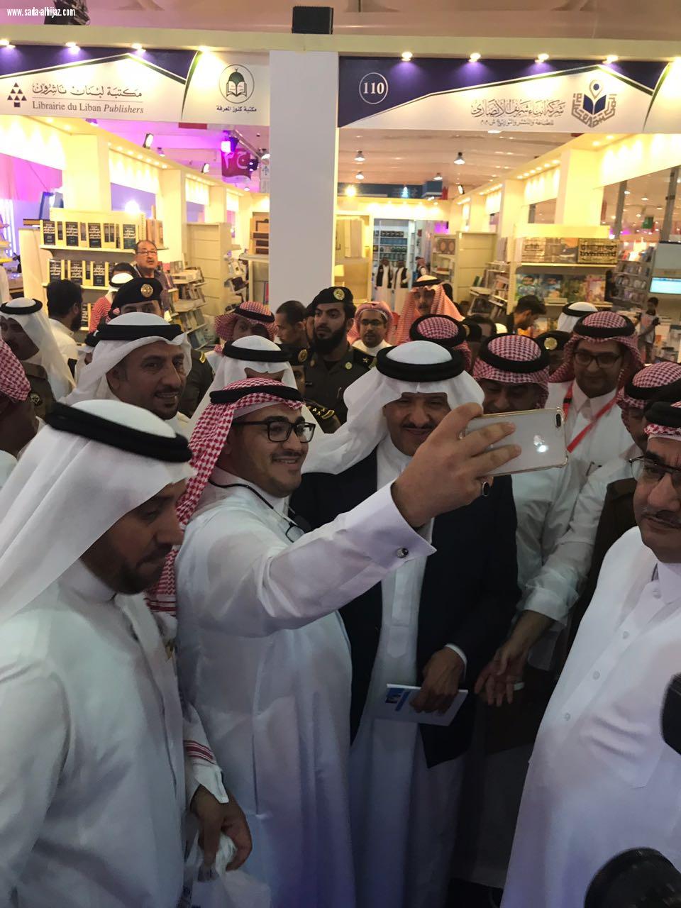 سلطان بن سلمان يشرف تدشين كتاب الزميل سلمان عيد رئيس تحرير الزميلة اصداء وطني وصدى الحجاز تهنأه