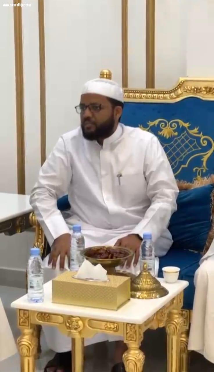 { أروع الأمثلة للشدقاء}