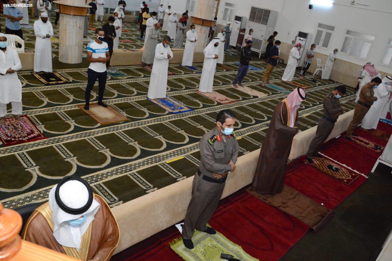 رفع التهنئة للقيادة بمناسبة شفاء خادم الحرمين الشريفين وخروجه من المستشفى وسط إجراءات احتزازية.. محافظ صامطة يؤدي صلاة عيد الأضحى بجامع العليا