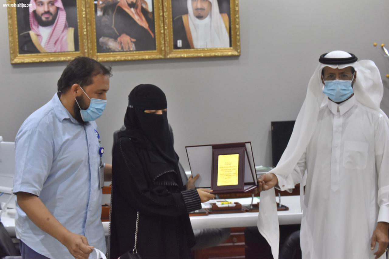 محافظ جزر فرسان يكرم الفائزين والفائزات في مسابقة مدرستي الرقمية