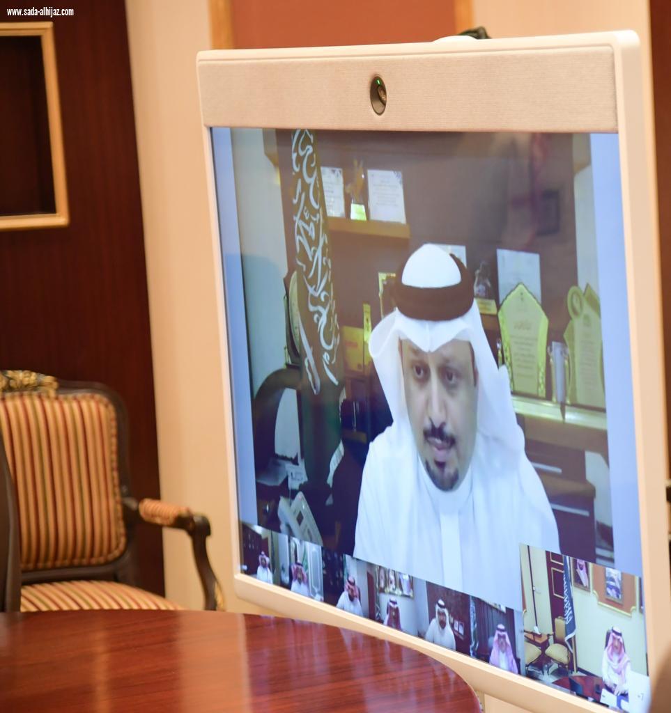 سمو أمير منطقة جازان يلتقي عن بعد وعبر -الاتصال المرئي - بالمحافظين بمناسبة عيد الفطر المبارك .. 