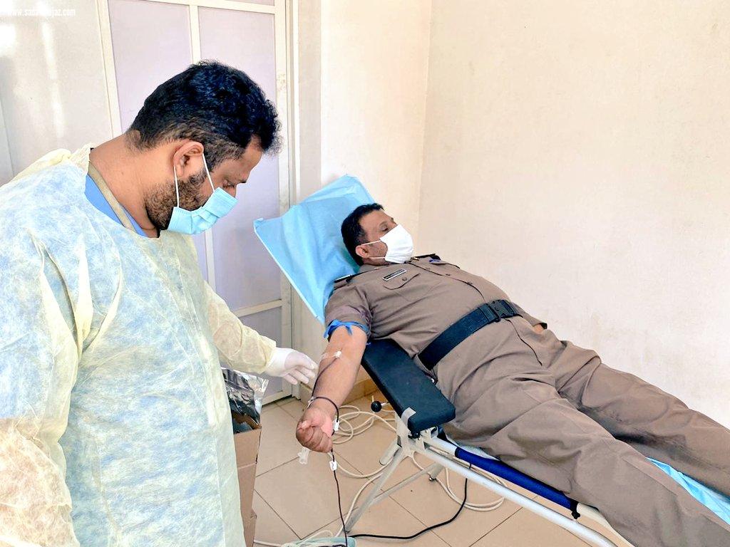 بالتعاون مع مختبر مستشفى المحافظة شرطة صامطة تنظم حملة تبرع بالدم لمنسوبيها