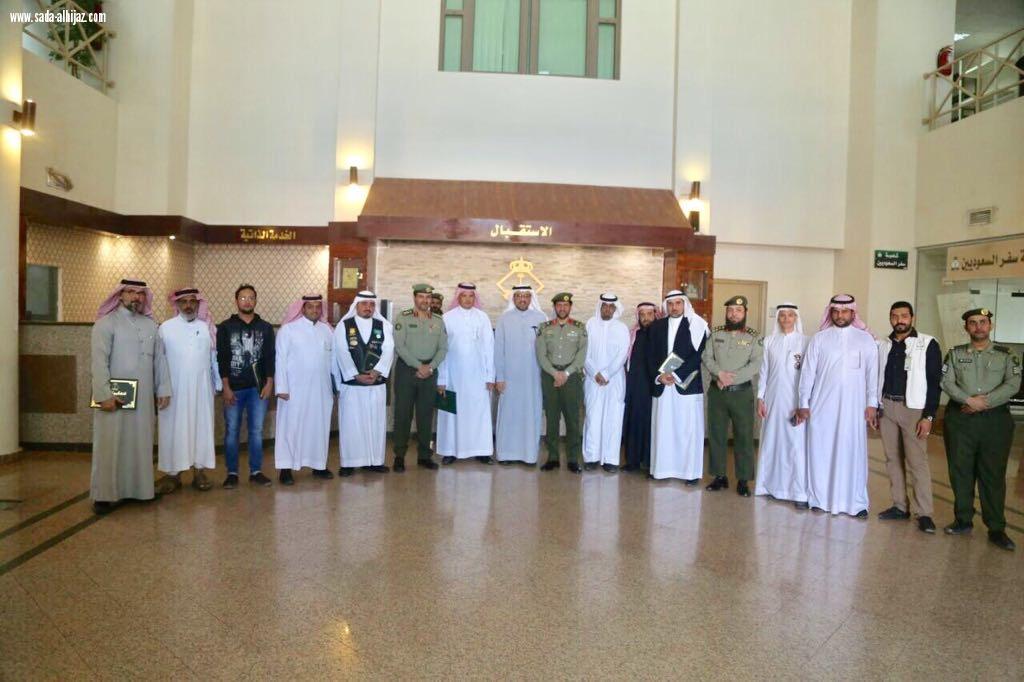 جوازات المدينة المنورة تكرم عدد من الإعلاميين