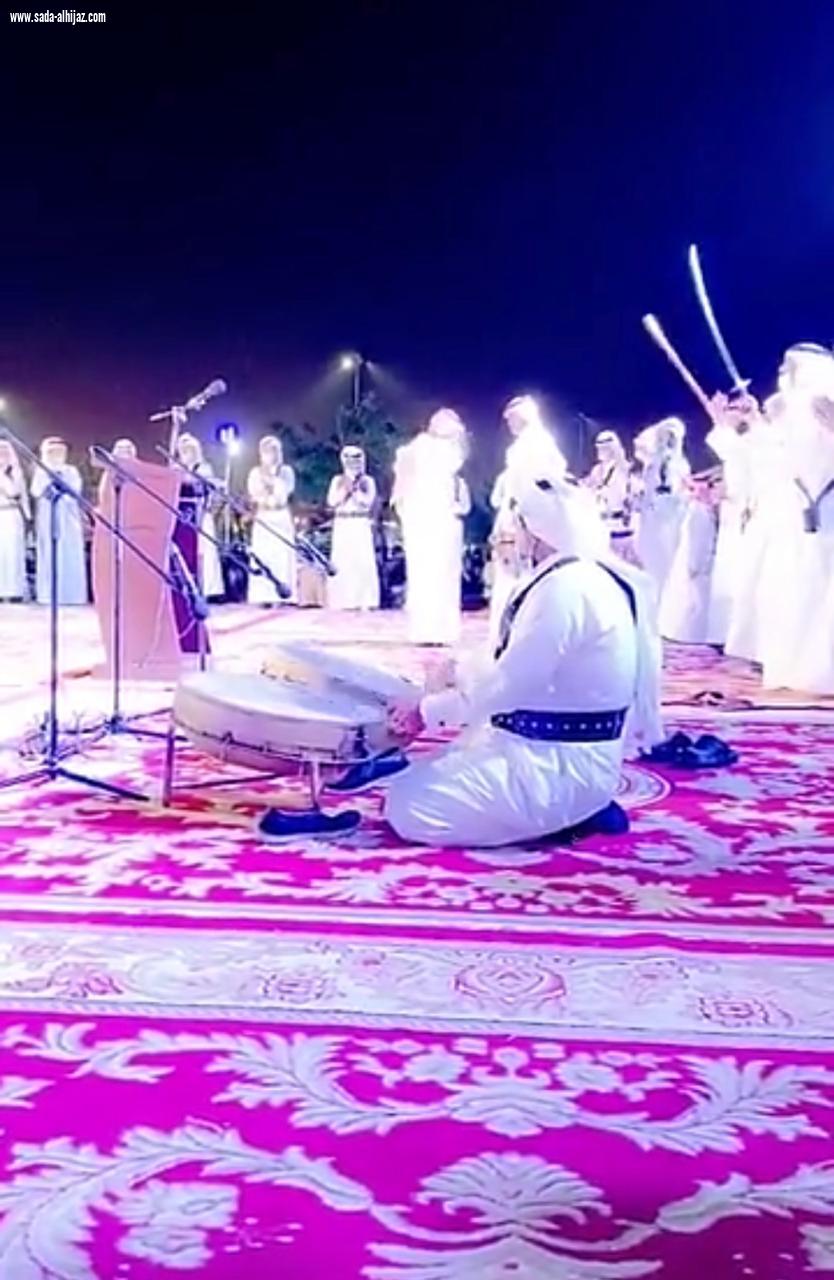 صفوف بني سعد للموروث الشعبي تحتفل بمناسبة شفاء خادم الحرمين الشريفين الملك سلمان بن عبدالعزيز آل سعود بمحافظة الطائف .