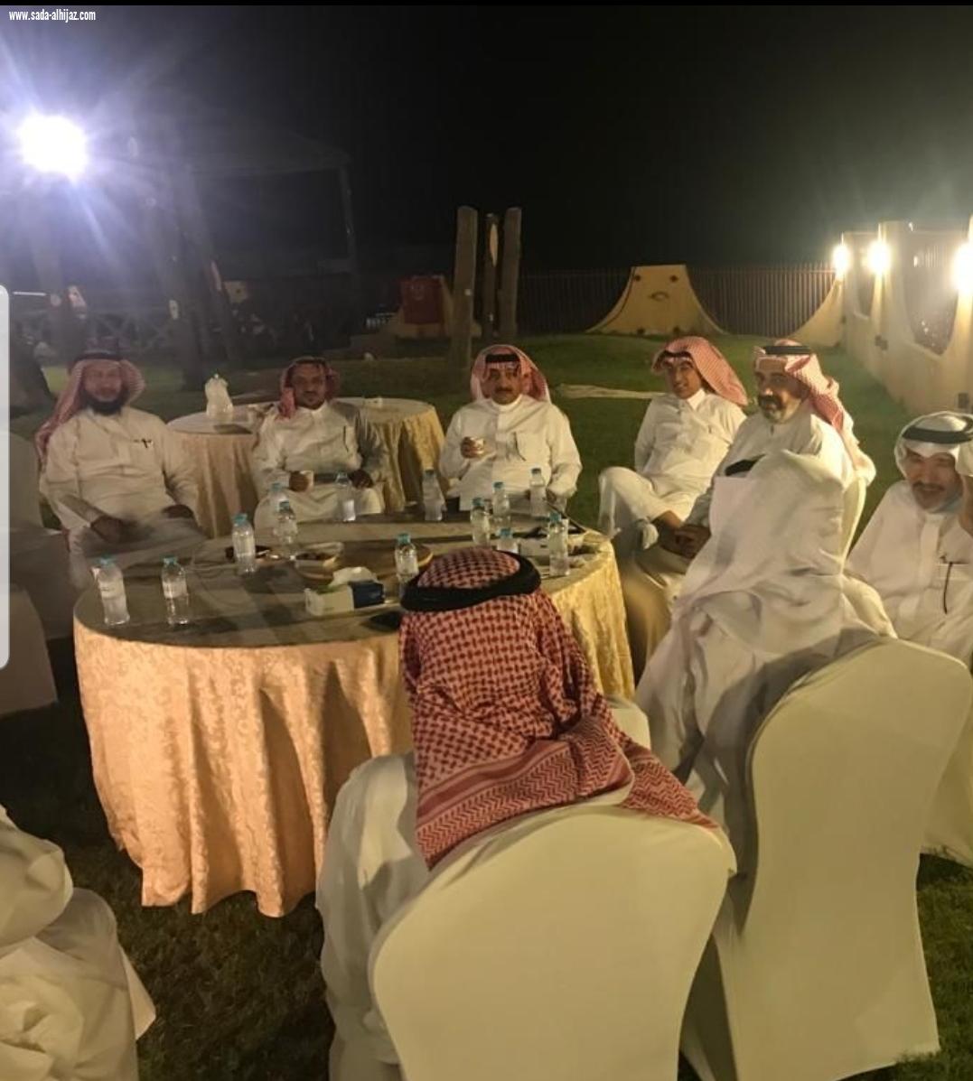 لقاء أخوي لخريجي دفعة “1408 ” من كلية التربية بفرع جامعة الملك سعود بأبها