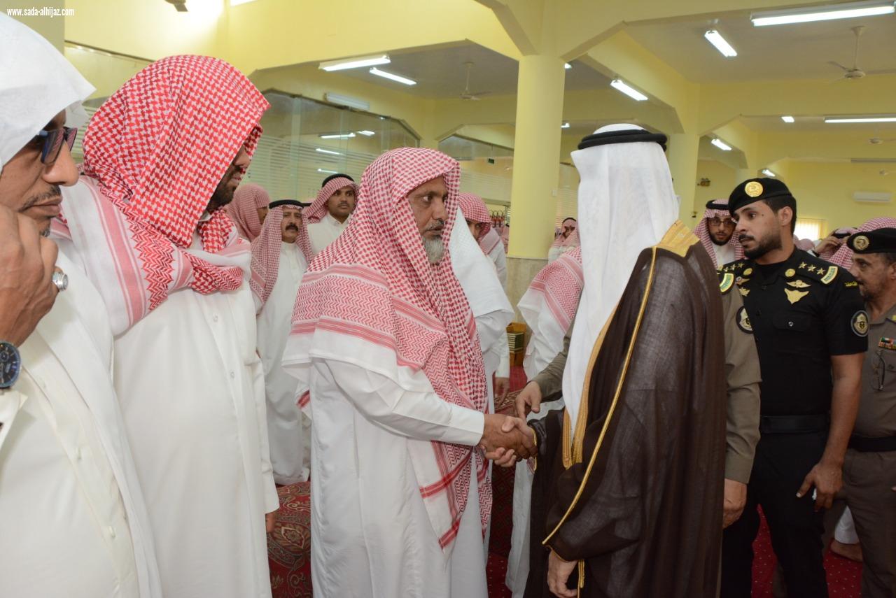 جموع المصلين بمحايل عسير تشيع شهيد الواجب الملازم أول عسيري
