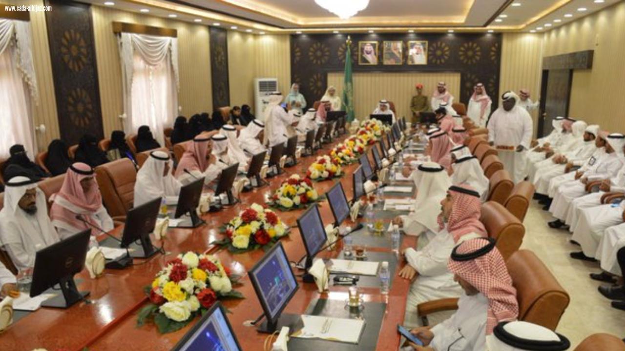 وقفوا على معالمها الاثرية وتعرفوا على مواقعها التاريخية أكثر من ٥٣ مؤرخا من الجمعية التاريخية السعودية يزورون الجموم وعسفان