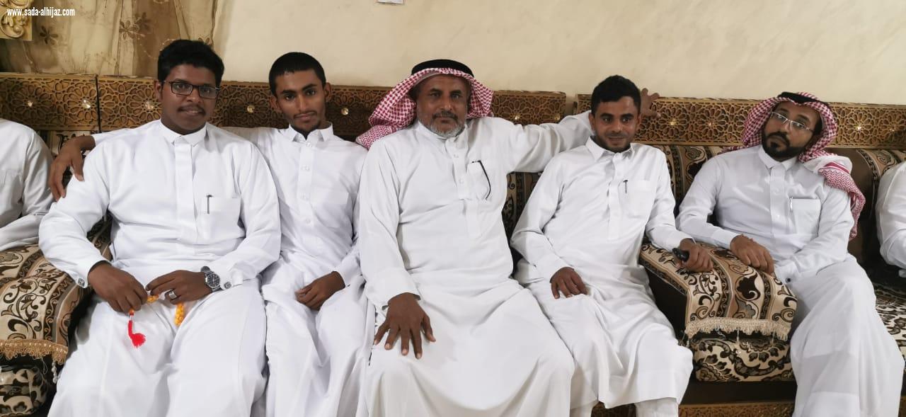 يحيى العوجري يحتفل بتخرج نجله علي من مدرسة سلاح المدفعية بخميس مشيط