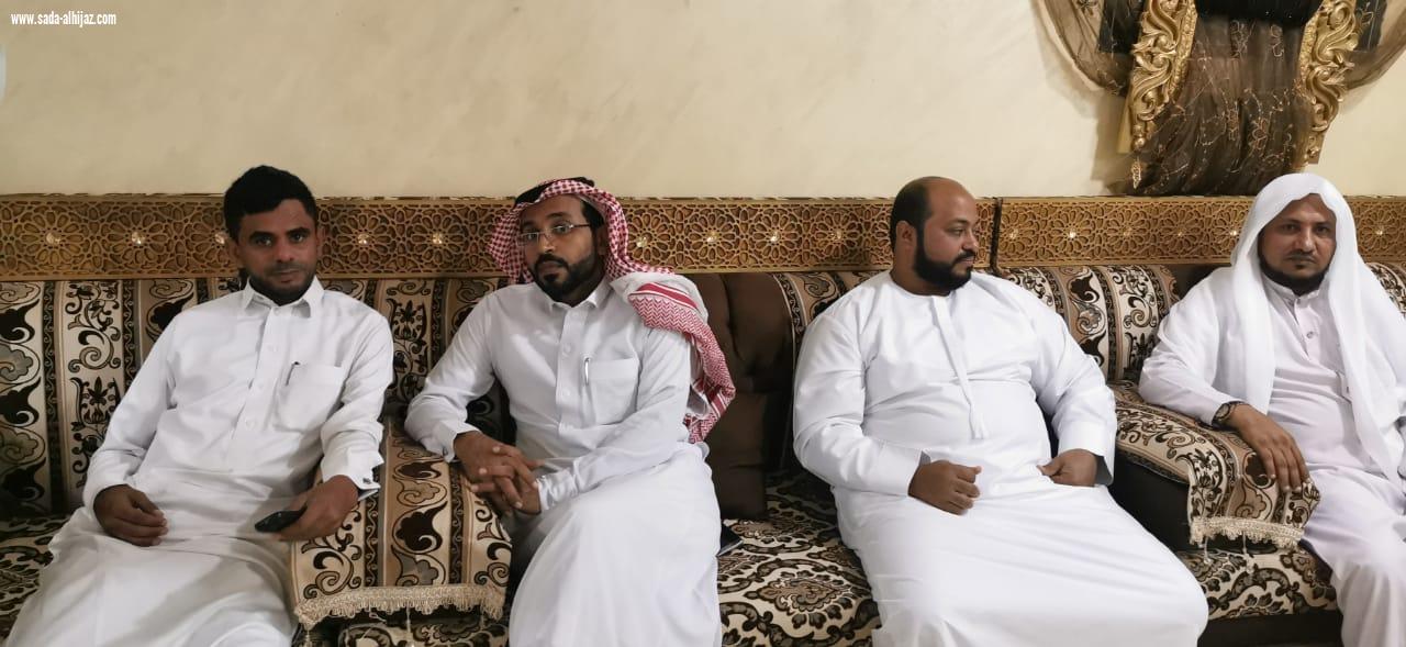 يحيى العوجري يحتفل بتخرج نجله علي من مدرسة سلاح المدفعية بخميس مشيط