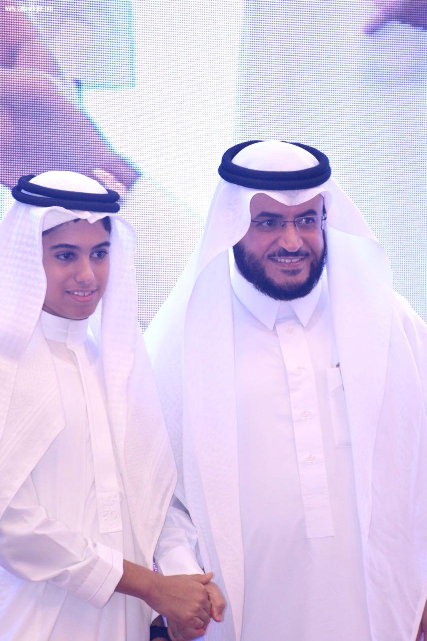 بحضور القحطاني مساعد مدير تعليم جدة للشئون  التعليمية 150 فائزاً وفائزة يتوجهون آباءهم  جوائز مسابقة ترتيل