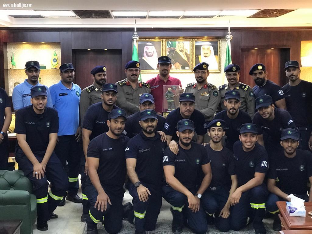 سعادة مدير الدفاع المدني بمنطقة المدينة المنورة يستقبل الفريق  الحاصل على المركز الأول في مسابقة تحدي رجل الإنقاذ