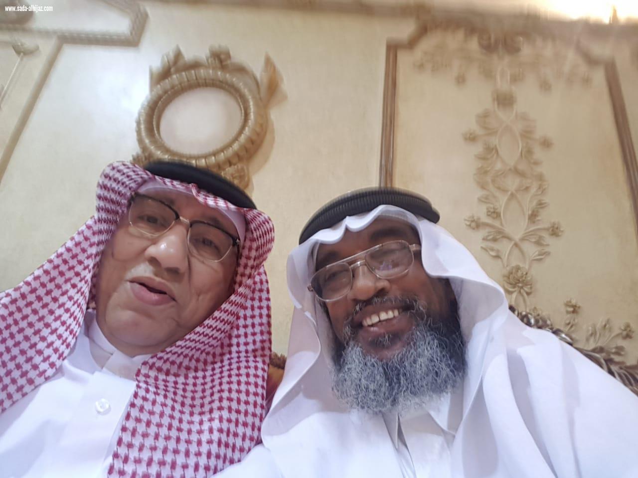 حكيم مكة يحتفل بالزمزمي  بمناسبة التمديد له من قبل وزير الحج