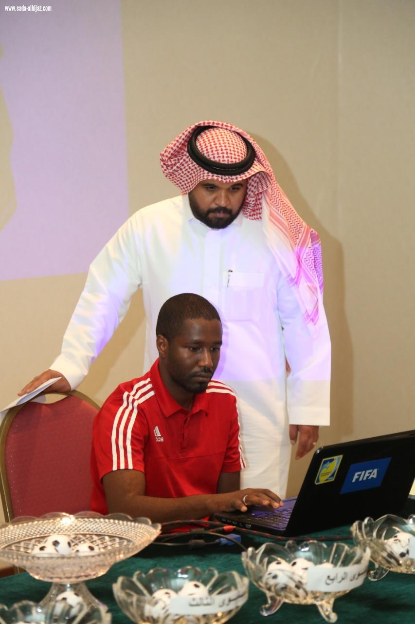 بالصور اجراء مراسم قرعة البطولة الرمضانية التي تنظمها الهيئة العامة للرياضة بالتعاون مع الاتحاد السعودي لكرة القدم الصالات على صالة الامير محمد بن عبدالعزيز بالمدينة المنورة