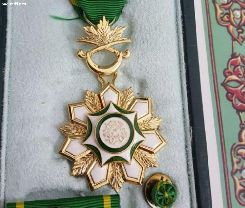 وسام الملك عبدالعزيز الدرجه الثالثه...