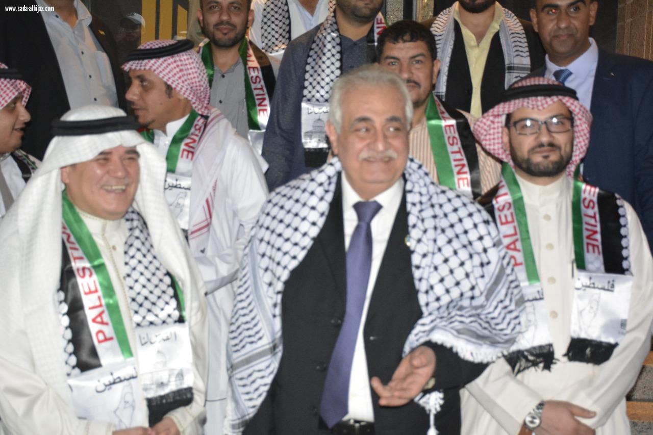 القدس فى قلوبنا أمسية تضامن اعلانى الاعلاميين السعوديين والكتاب العرب في القنصلية الفلسطينية بجدة