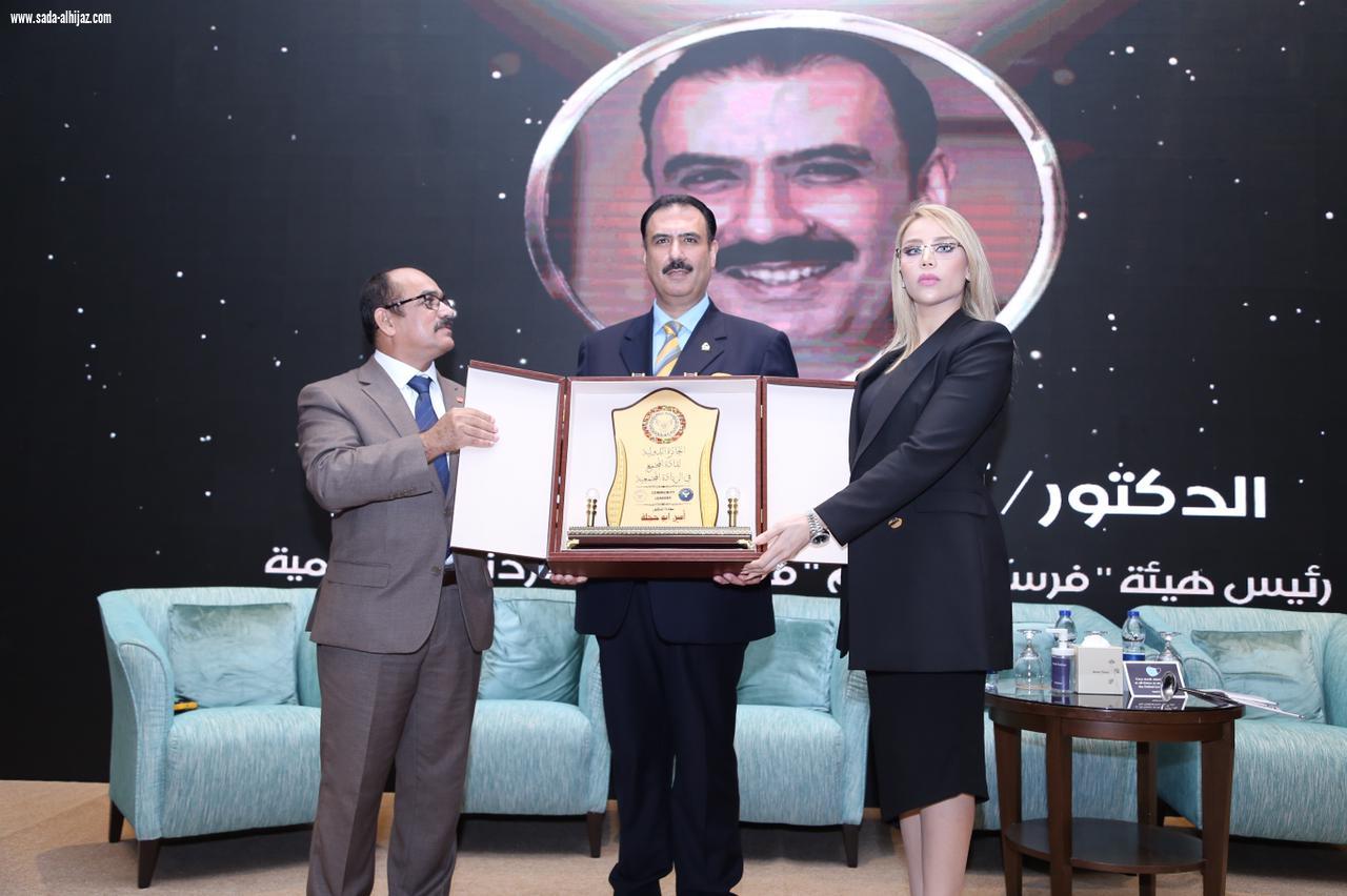 الدكتور أمين أبو حجلة رئيس فرسان السلام يحصد الجائزة الدولية للريادة المجتمعية 