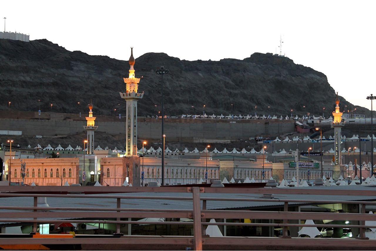 الشؤون الإسلامية تنظم لقاءات مفتوحة في مسجد الخيف ضمن البرامج الدعوية لتوعية الحجاج في منى