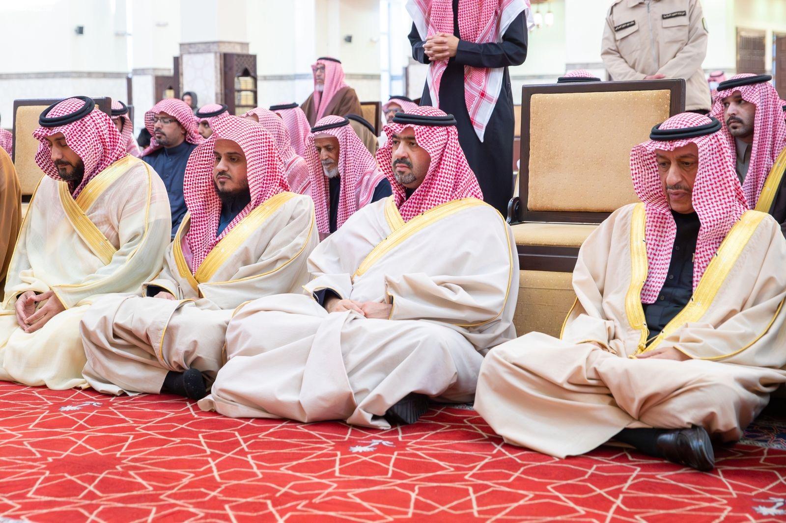 نائب أمير منطقة تبوك يؤدي صلاة الاستسقاء  