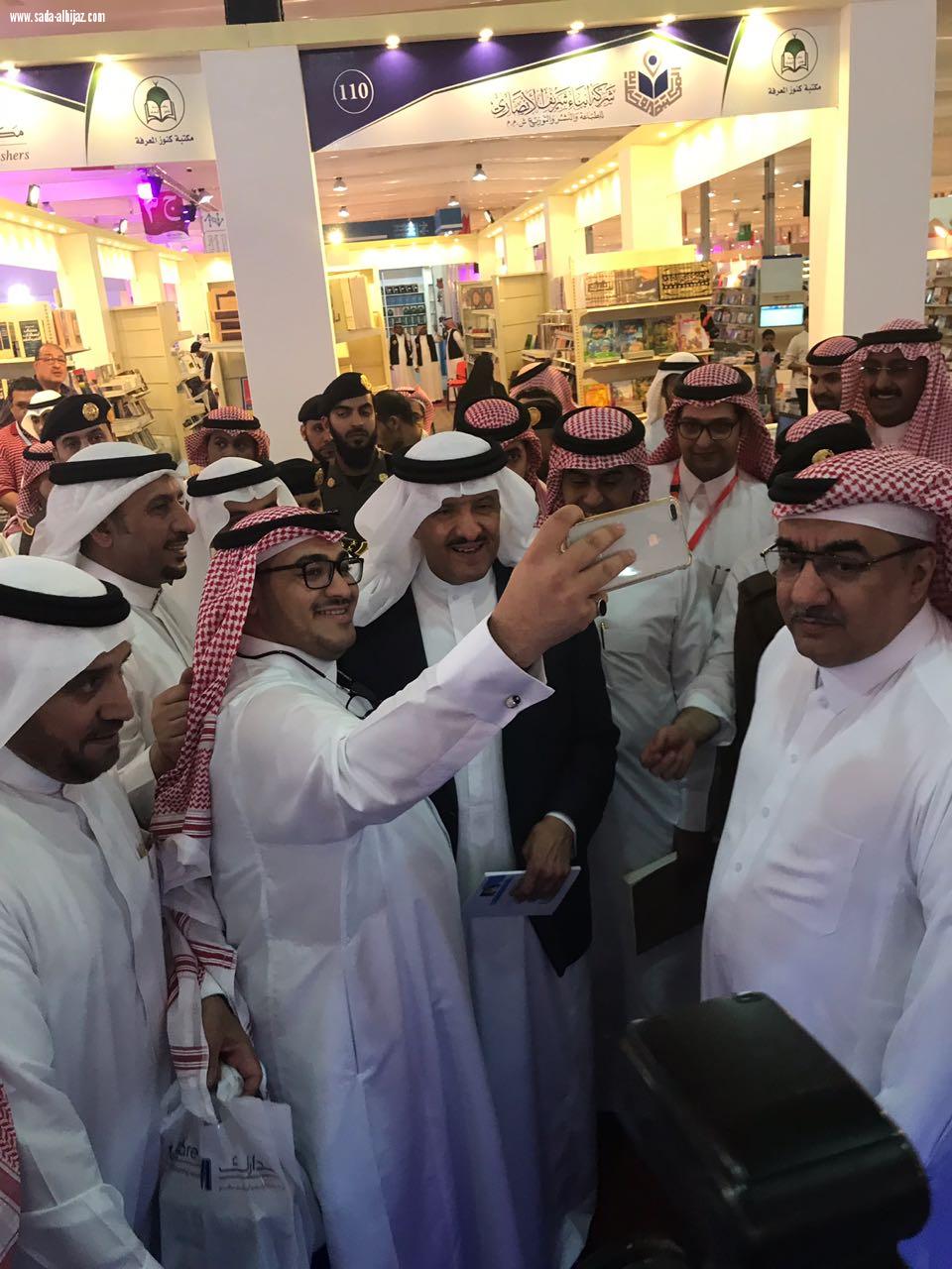 سلطان بن سلمان يشرف تدشين كتاب الزميل سلمان عيد رئيس تحرير الزميلة اصداء وطني وصدى الحجاز تهنأه