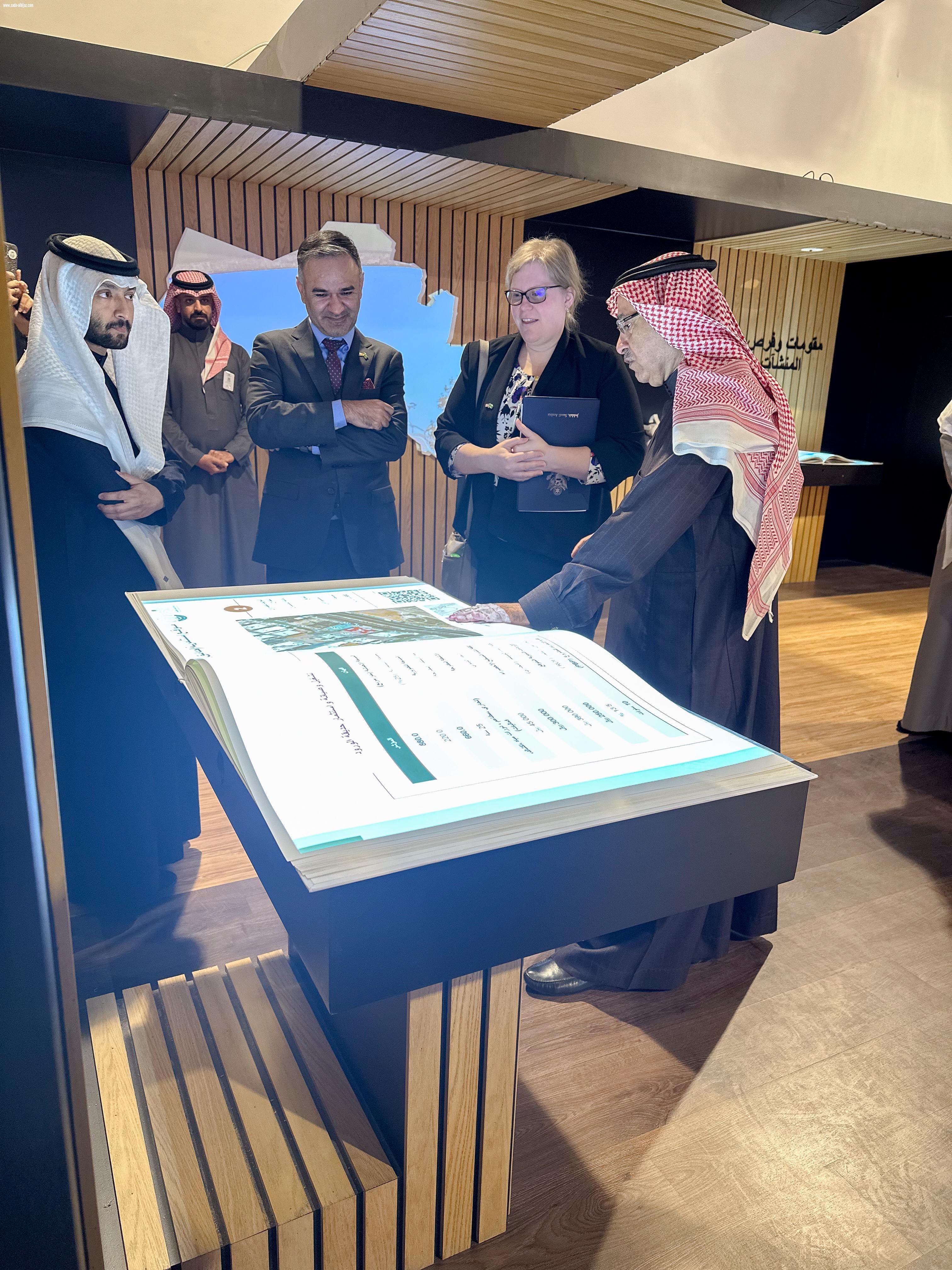 أمانة منطقة تبوك تعقد ورشة عمل بالتعاون مع القنصلية الأمريكية.. لتطوير مهارات منسوبيها في اللغة الانجليزية