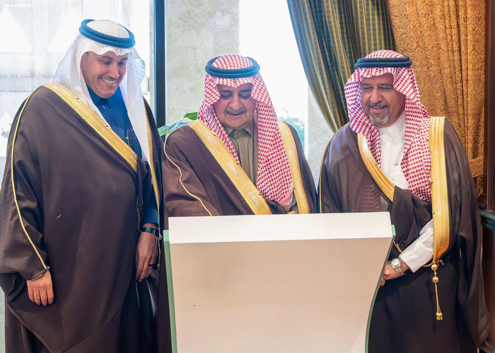 أمير منطقة تبوك وبحضور وزير النقل يدشن مشروعات جديدة للنقل بالمنطقة
