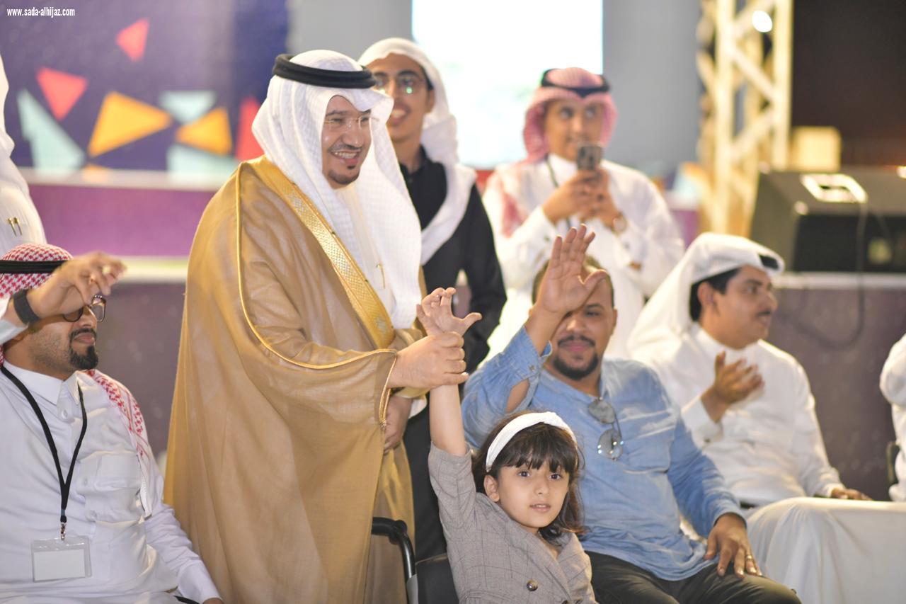 (بالصور) بحضور محافظ المجاردة فريق قادرون ينثرون الابداع في ليلة استثنائية مساء الخميس بشارع فن المجاردة..